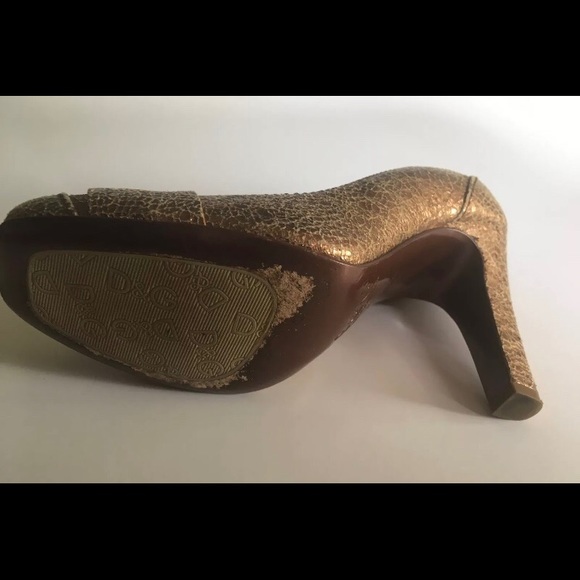 D&G women’s size 37, US 7 Metallic heels - Picture 2 of 8